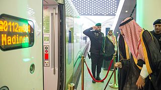 پادشاه عربستان خط آهن سریع السیر بین مکه و مدینه را افتتاح کرد
