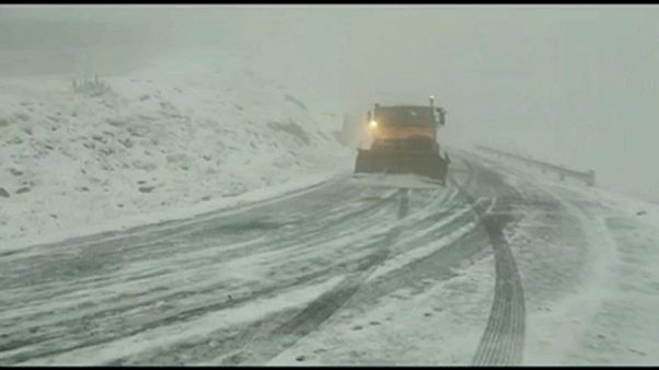 Wintereinbruch in Teilen Osteuropas fordert 1. Todesopfer Wintereinbruch in Teilen Osteuropas fordert 1. Todesopfer