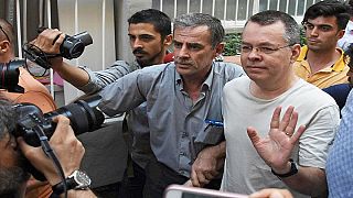 القضاء التركي وحده هو من سيقرر مصير القس الأمريكي المسجون