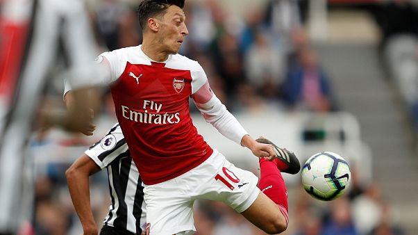 Löw reist zu Arsenal - und darf Özil nicht sehen Löw reist zu Arsenal - und darf Özil nicht sehen