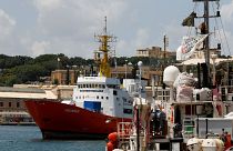 "Аквариус" попал в шторм