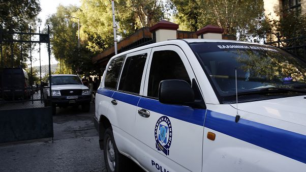 «Τρικάκια» στο σπίτι του Μ. Χρυσοχοΐδη «Τρικάκια» στο σπίτι του Μ. Χρυσοχοΐδη