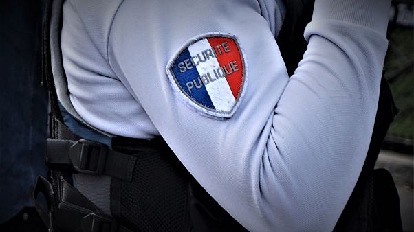 Fransız kadınlarının dörtte biri dışarı yalnız çıkamıyor Fransız kadınlarının dörtte biri dışarı yalnız çıkamıyor