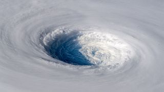 Super-Taifun Trami bewegt sich mit 200km/h auf Japan zu - Satellitenbilder