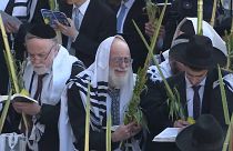 Miles de judíos celebran la festividad de Sucot