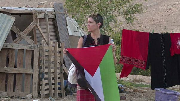 Khan Alahmar, dernier rempart contre une Cisjordanie divisée Khan Alahmar, dernier rempart contre une Cisjordanie divisée