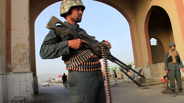 Afganistan Başkanı Gani'nin Gazne'ye yaptığı ziyaret sırasında roketli saldırı Afganistan Başkanı Gani'nin Gazne'ye yaptığı ziyaret sırasında roketli saldırı