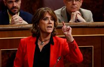 La ministra española de Justicia, Dolores Delgado, gesticula durante una se