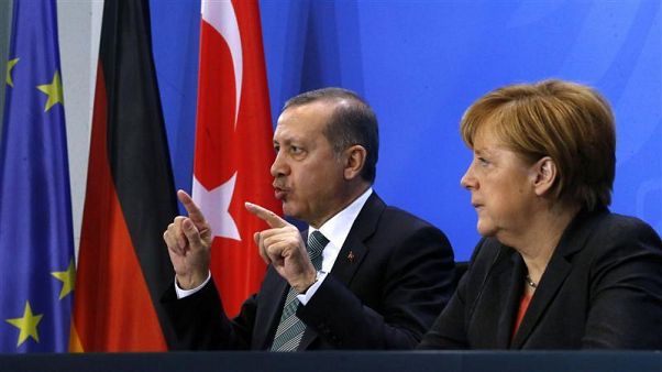 Erdoğan: Can Dündar bir ajandır, Merkel: PKK ile Gülen Hareketi'ni eş tutamayız Erdoğan: Can Dündar bir ajandır, Merkel: PKK ile Gülen Hareketi'ni eş tutamayız