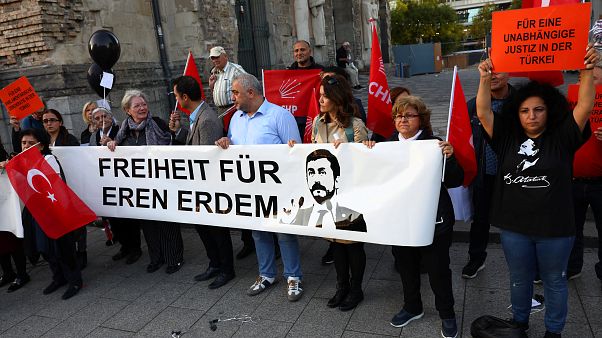 Erdogan visit to Germany prompts rival demonstrations Erdogan visit to Germany prompts rival demonstrations