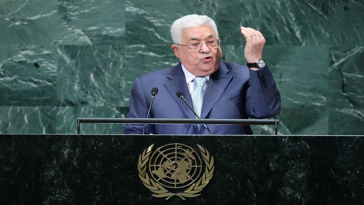 عباس يدعو ترامب لإلغاء قراراته المتعلقة بالقدس واللاجئين والاستيطان