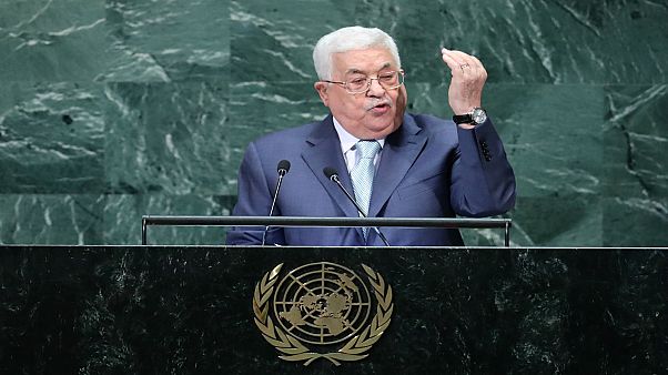 عباس يدعو ترامب لإلغاء قراراته المتعلقة بالقدس واللاجئين والاستيطان عباس يدعو ترامب لإلغاء قراراته المتعلقة بالقدس واللاجئين والاستيطان