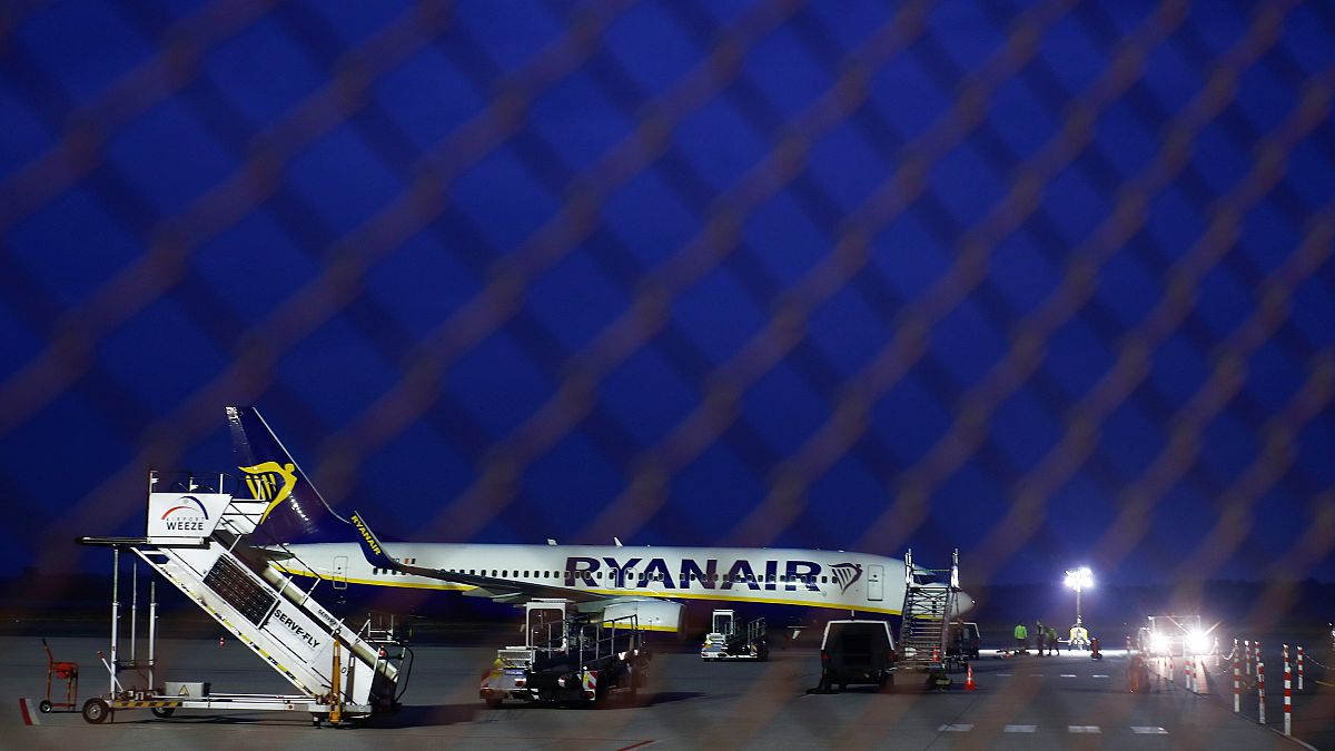 Ryanair: бортпроводники рассказали, почему они бастуют 
