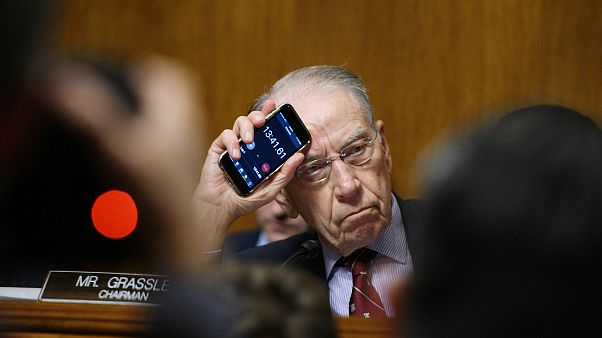 Kavanaugh é aprovado pelo Comité Judicial e fica mais perto do Supremo dos EUA Kavanaugh é aprovado pelo Comité Judicial e fica mais perto do Supremo dos EUA