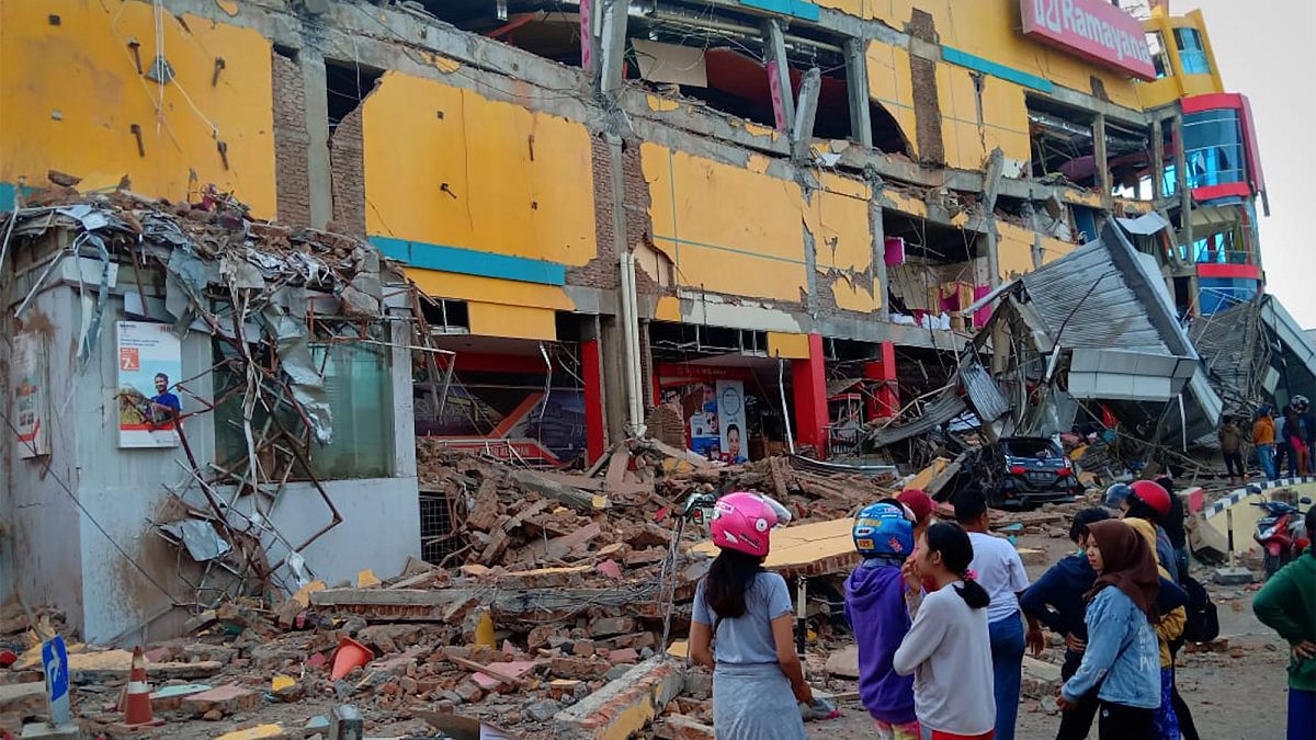 Indonesia: 384 muertos por los seísmos y el tsunami en la isla Célebes