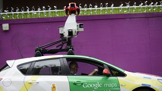 سيارة غوغل مزودة بكاميرات تجوب شوارع لندن/ أكتوبر 2016