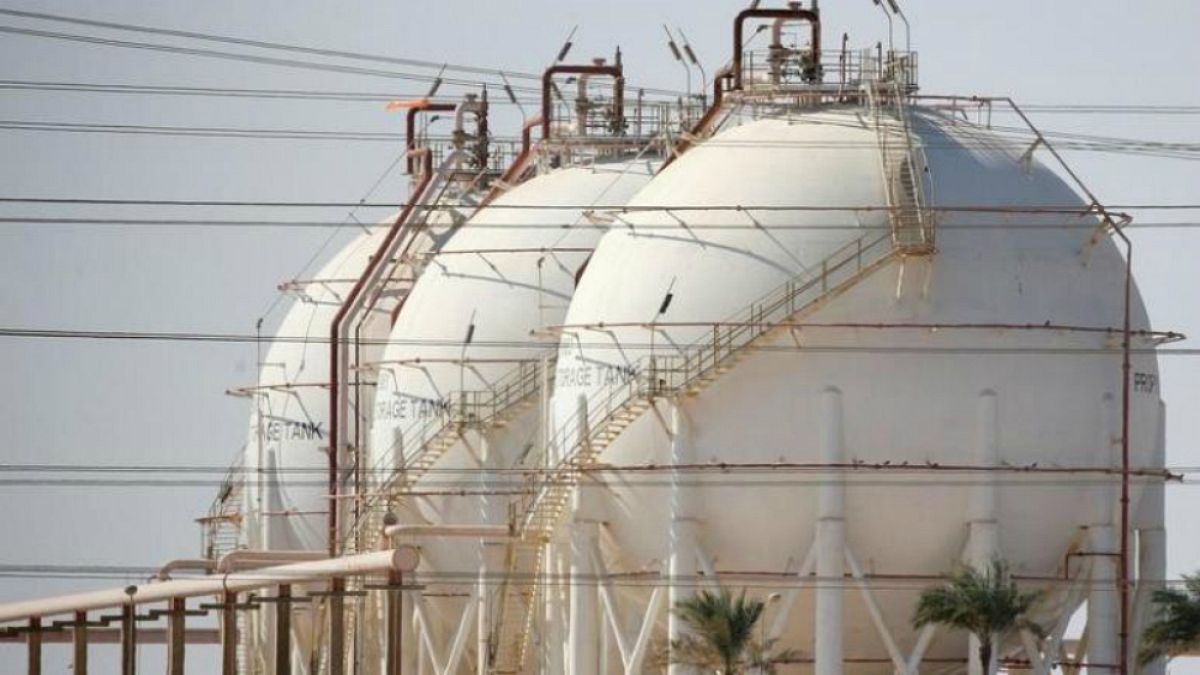 مصر تعلن رسميا وقف استيراد الغاز المسال من الخارج