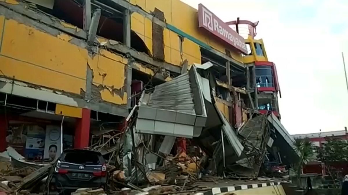 Sismos e tsunami espalham rasto de morte na Indonésia