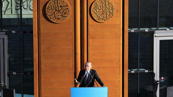 Erdoğan'dan Almanya'ya: Fikir ayrılıklarını bırakıp menfaatlerimize odaklanalım Erdoğan'dan Almanya'ya: Fikir ayrılıklarını bırakıp menfaatlerimize odaklanalım