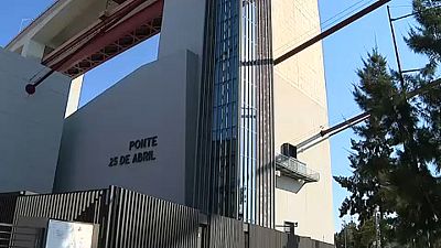 Portekiz: Cam asansör ziyaretçileri 'gökyüzüne' taşıyor