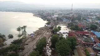 Indonesia: Ya son más de 830 los muertos por el terremoto y el tsunami