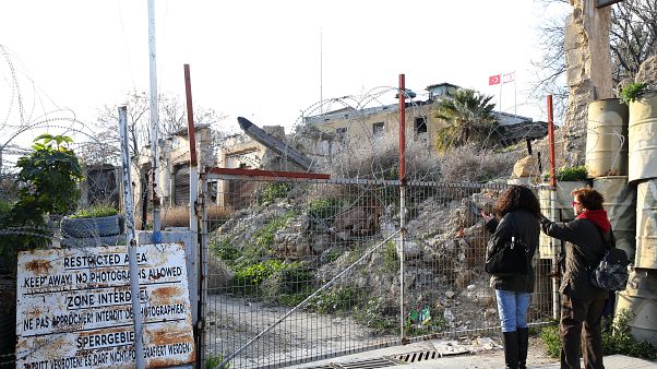 Σύλληψη δύο Ελληνοκύπριων από τον κατοχικό στρατό Σύλληψη δύο Ελληνοκύπριων από τον κατοχικό στρατό