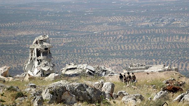 İdlib Mutabakatı'nın ardından ilk silahlı muhalif grup çekilmeye başladı İdlib Mutabakatı'nın ardından ilk silahlı muhalif grup çekilmeye başladı