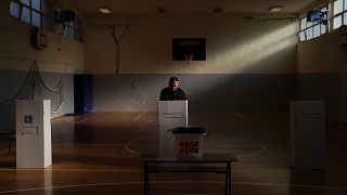 Fraca afluência às urnas no referendo macedónio