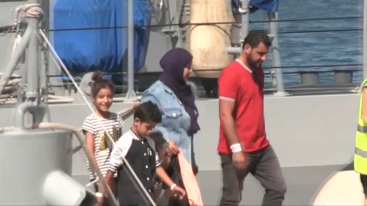 Мигранты с "Аквариуса" высадились на Мальте