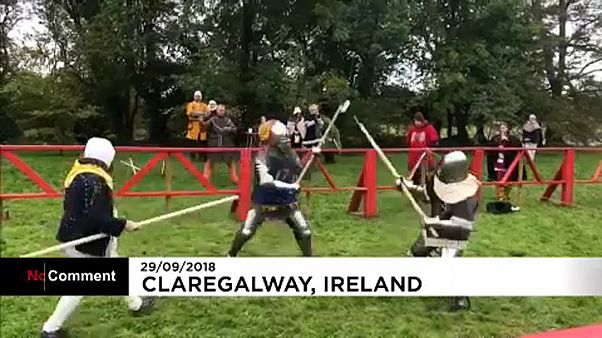 Újjáéledt a középkor a nyugat-íroroszági Claregalway kastélyban Újjáéledt a középkor a nyugat-íroroszági Claregalway kastélyban