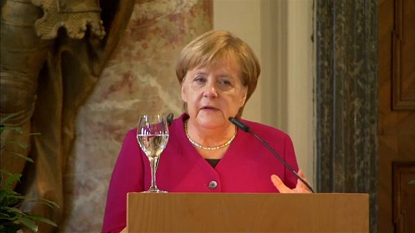 Merkel: veszélyben a békés világrend Merkel: veszélyben a békés világrend