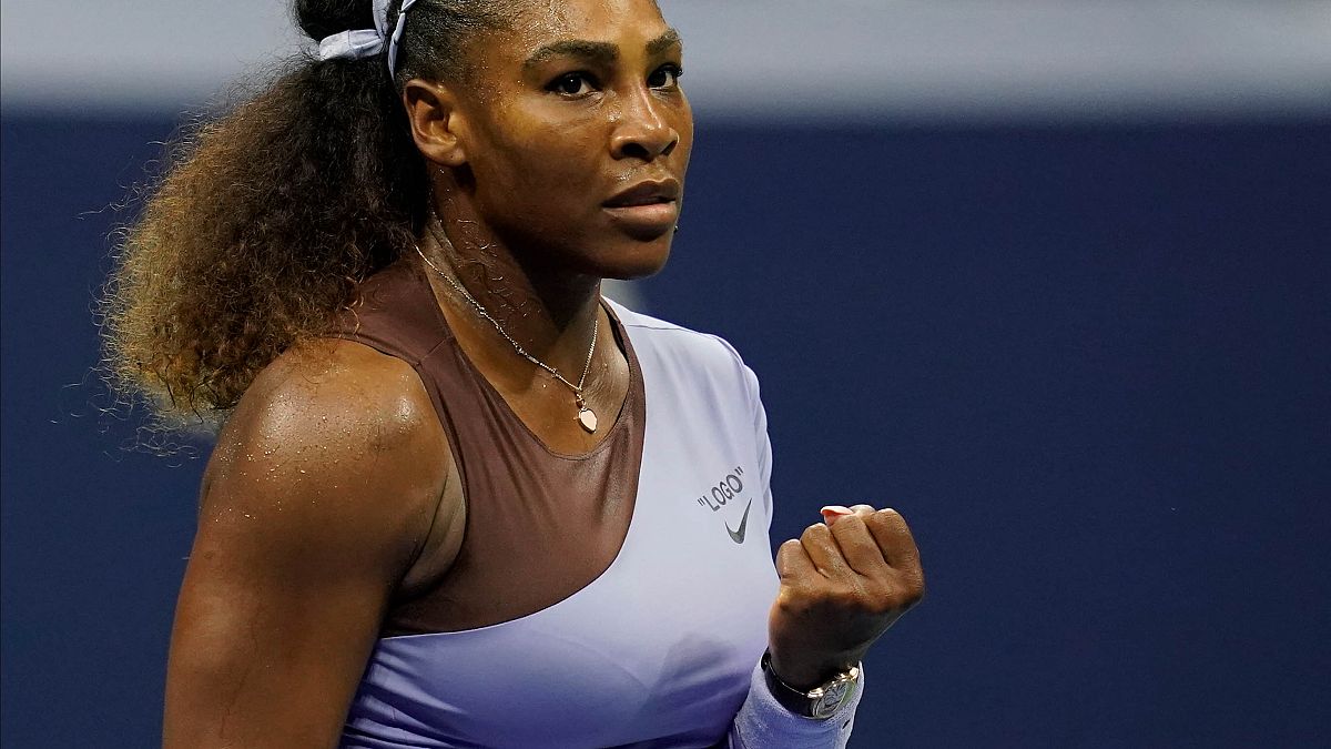 VİDEO | Serena Williams meme kanserine dikkat çekmek için soyundu