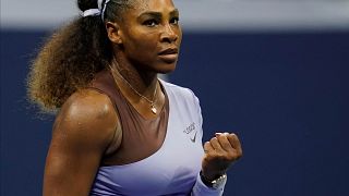 VİDEO | Serena Williams meme kanserine dikkat çekmek için soyundu