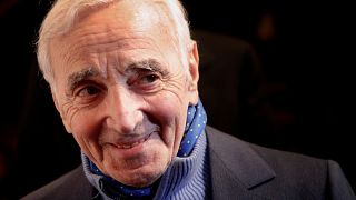 Aznavour'un ölümü dünyanın dört bir yanında hayranlarını yasa boğdu