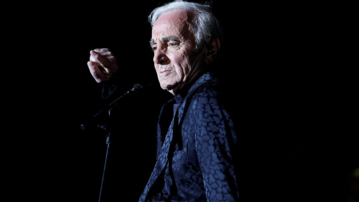 El cantante Charles Aznavour durante un concierto en 2013