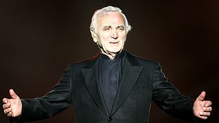 Dünyaca ünlü Fransız şarkıcı Charles Aznavour hayatını kaybetti