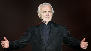 Adiós a Aznavour, la gran voz de la canción