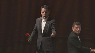 Juan Diego Flórez getta la maschera