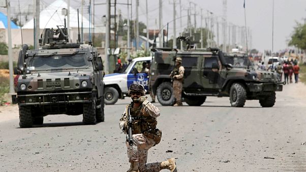 Somalia: attacco kamikaze contro italiani Somalia: attacco kamikaze contro italiani