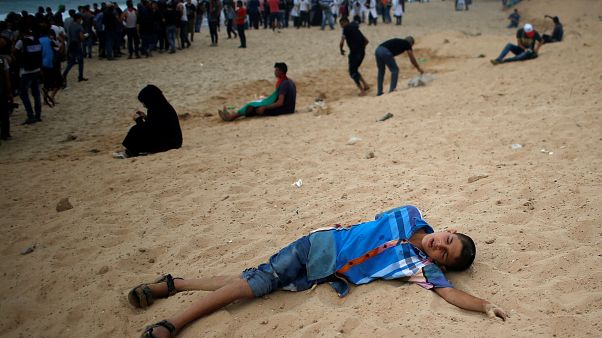 شاهد: إصابة العشرات من الفلسطينيين برصاص البحرية الإسرائيلية شاهد: إصابة العشرات من الفلسطينيين برصاص البحرية الإسرائيلية