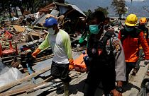 زمین لرزه اندونزی؛ بحران در امداد رسانی و احتمال افزایش شمار قربانیان