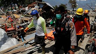 زمین لرزه اندونزی؛ بحران در امداد رسانی و احتمال افزایش شمار قربانیان 