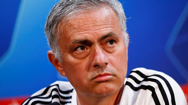 Dúvidas sobre futuro de Mourinho 'aquecem' jogo com o Valência Dúvidas sobre futuro de Mourinho 'aquecem' jogo com o Valência