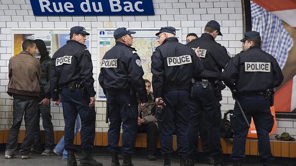 Fransa'da Müslüman derneğine polis baskını: Mali kaynakları donduruldu Fransa'da Müslüman derneğine polis baskını: Mali kaynakları donduruldu