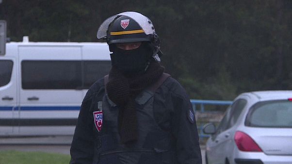 Terrorismo: maxi retata nel nord della Francia Terrorismo: maxi retata nel nord della Francia