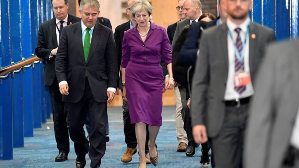 May restringirá las ventajas de los trabajadores de la UE May restringirá las ventajas de los trabajadores de la UE