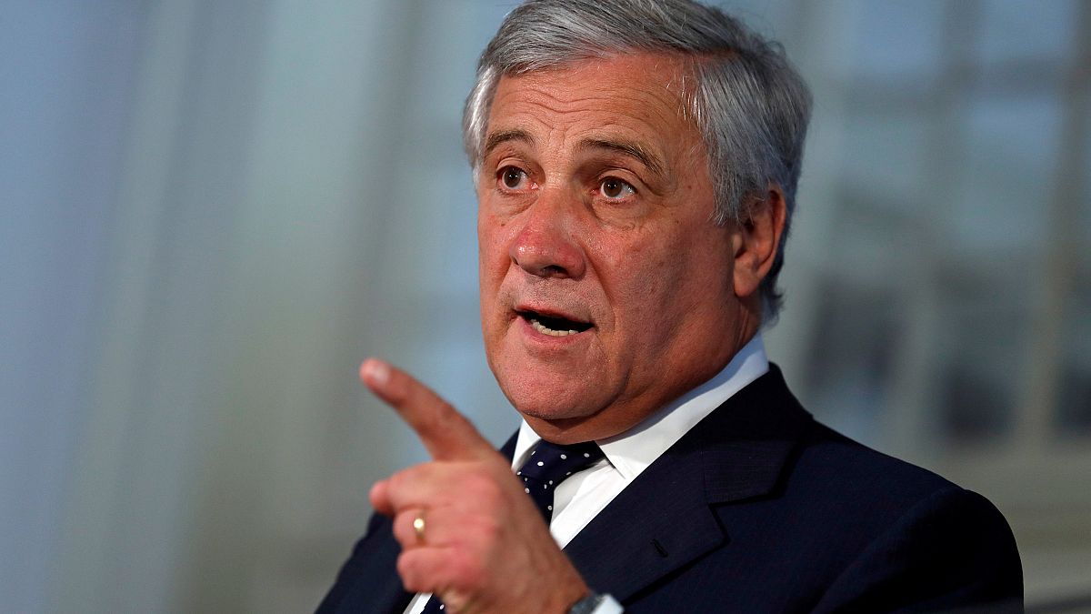 Tajani kiállt Sargentini és Ujhelyi mellett