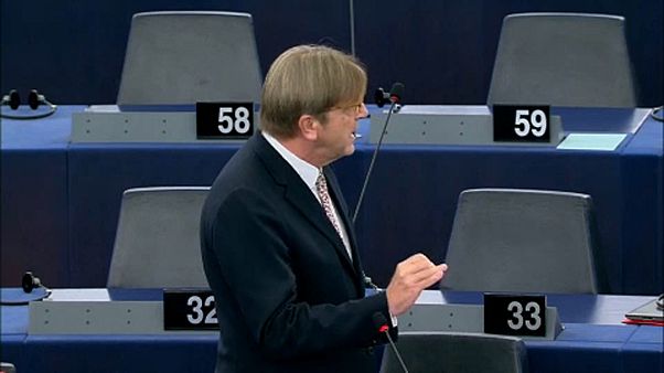 Feldühítették az európai képviselőket a brit vezetők Feldühítették az európai képviselőket a brit vezetők