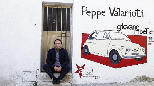 Arrestado alcalde italiano, elogiado por políticas de integración, por ayudar "inmigración ilegal" Arrestado alcalde italiano, elogiado por políticas de integración, por ayudar "inmigración ilegal"