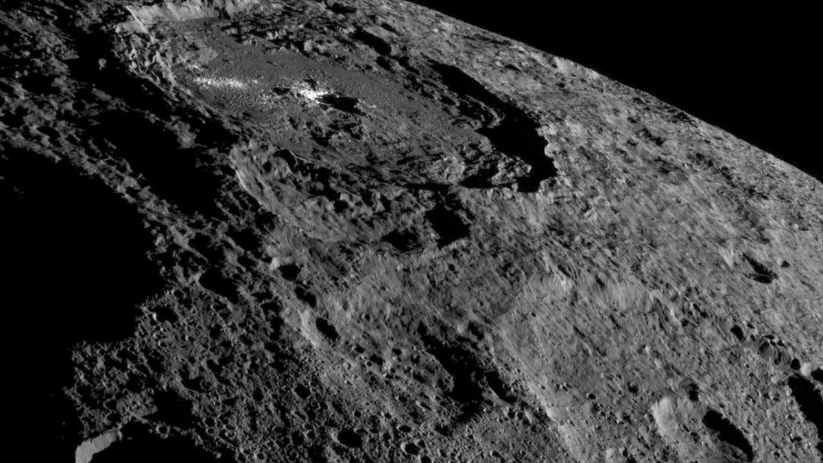 Un módulo de aterrizaje hecho en Europa llega al asteroide Ryugu
